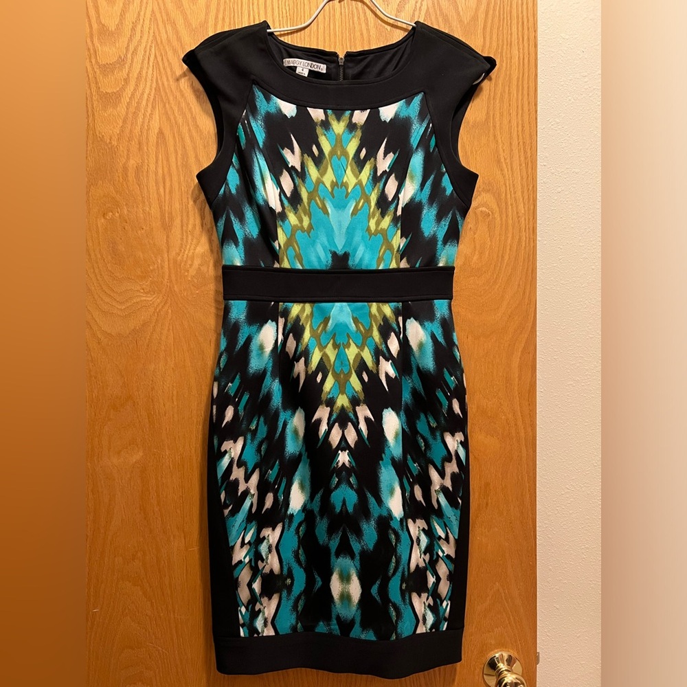 Maggy London fitted cocktail dress in green prism design